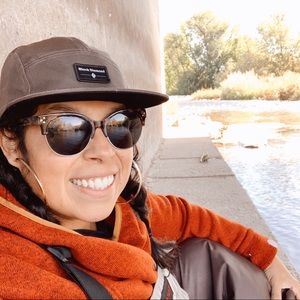 Meet your Posher, Leslie